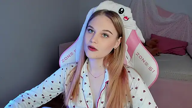 AriaWell online show from 2, 12, 2025