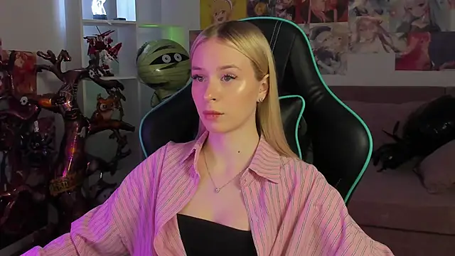 MiaGraces online show from 4, 11, 2025