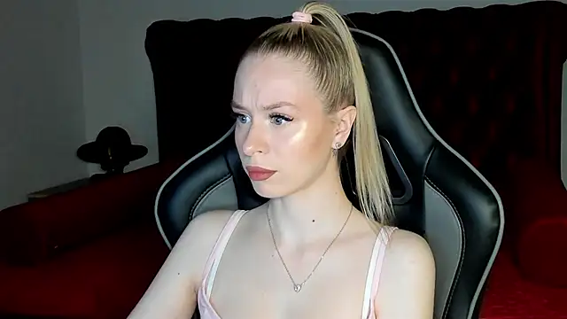 MiaGraces online show from 21, 11, 2025