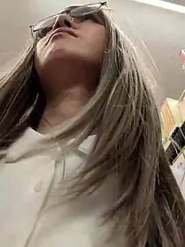 takusaki223 online show from 14, 4, 2026