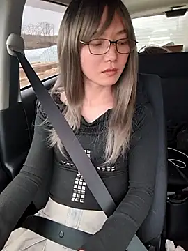 takusaki223 online show from 6, 4, 2026