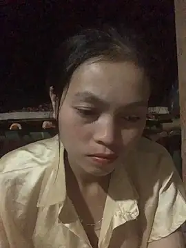 Halyy xx online show from 13, 10, 2025