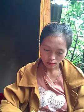 Halyy xx online show from 29, 9, 2025