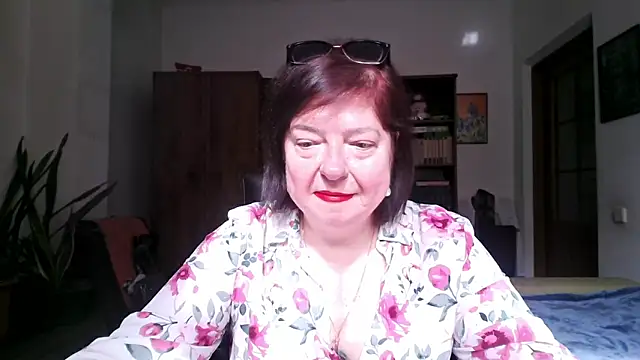 Violet Pulse online show from 10, 4, 2026