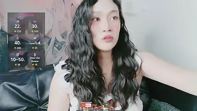 Snapshot of Lalacream12 chatting on 28, 11, 2025 Lalacream12 online show from 28, 11, 2025