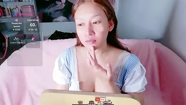 Snapshot of Lalacream12 chatting on 8, 1, 2026 Lalacream12 online show from 8, 1, 2026