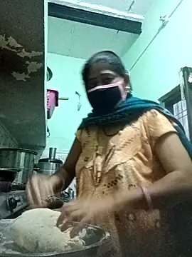 Cute-Charvii online show from 25, 2, 2026