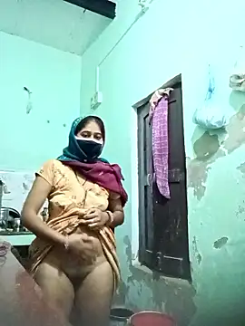 Cute-Charvii online show from 13, 1, 2026