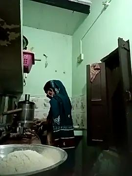 Cute-Charvii online show from 27, 2, 2026