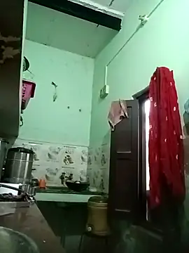 Cute-Charvii online show from 6, 4, 2026