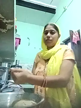 Cute-Charvii online show from 8, 4, 2026