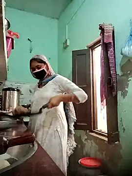 Cute-Charvii online show from 10, 1, 2026