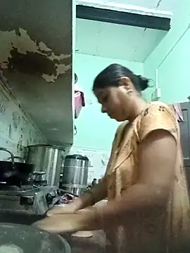 Cute-Charvii online show from 3, 4, 2026