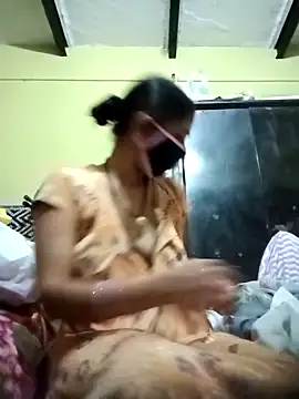 Cute-Charvii online show from 3, 3, 2026