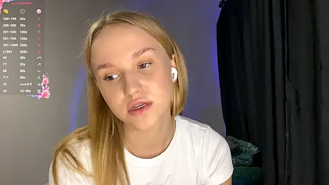 TanekaBoitel online show from 29, 9, 2025