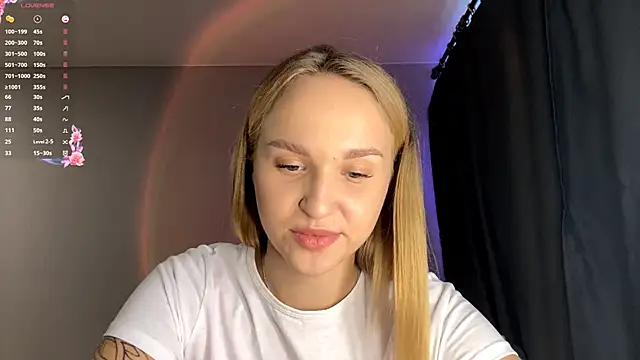 TanekaBoitel online show from 23, 9, 2025