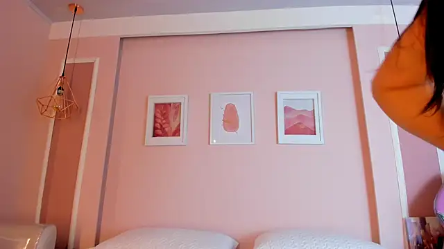 Sarah Reidd online show from 4, 10, 2025