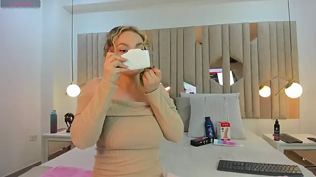 Sophia Angel  online show from 30, 9, 2025