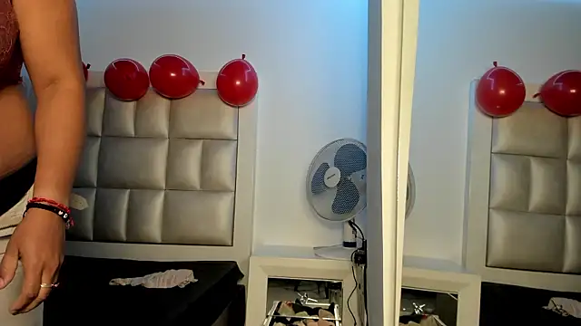 Snapshot of peyton__wat chatting on 5, 3, 2026 peyton wat online show from 5, 3, 2026