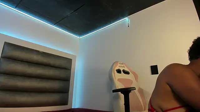 Snapshot of peyton__wat chatting on 12, 3, 2026 peyton wat online show from 12, 3, 2026