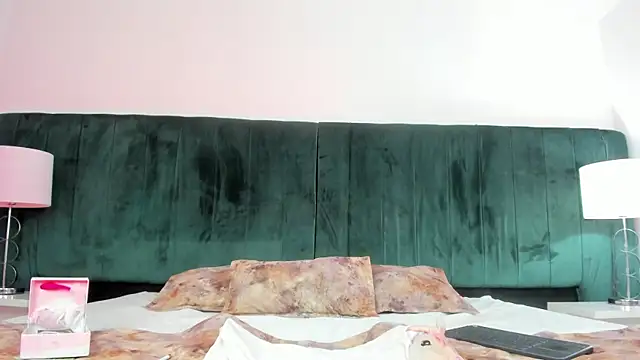 VanessaParis   online show from 23, 9, 2025