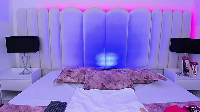 VanessaParis   online show from 21, 12, 2025