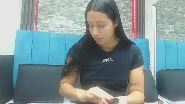 Lil Rose2006 online show from 20, 11, 2025