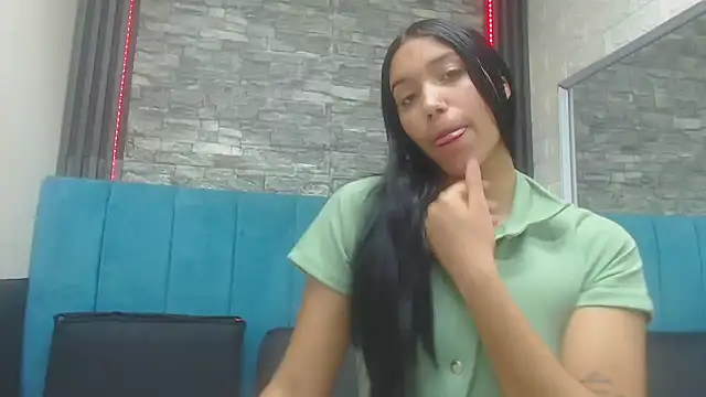 Lil Rose2006 online show from 18, 11, 2025