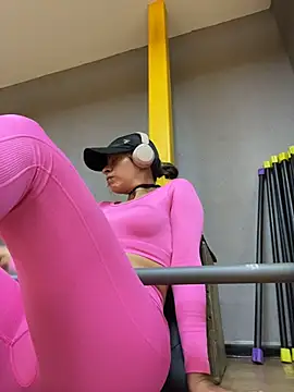 Snapshot of KatThomas chatting on 26, 11, 2025 KatThomas online show from 26, 11, 2025