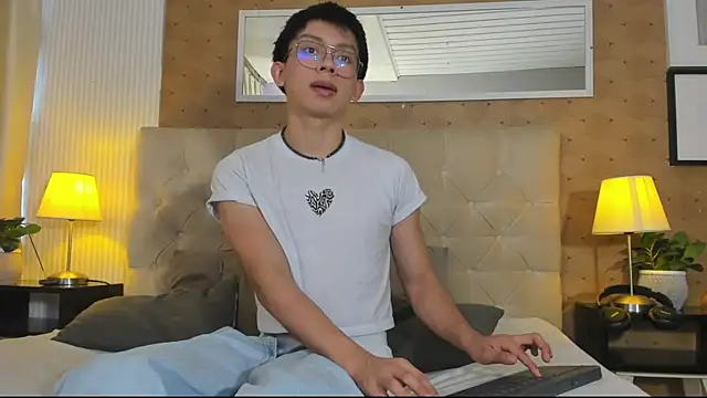 liam twiink online show from 21, 10, 2025