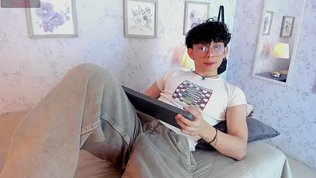 Snapshot of liam_twiink chatting on 24, 6, 2026 liam twiink online show from 24, 6, 2026