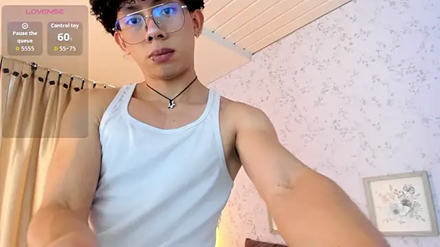 liam twiink online show from 18, 4, 2026