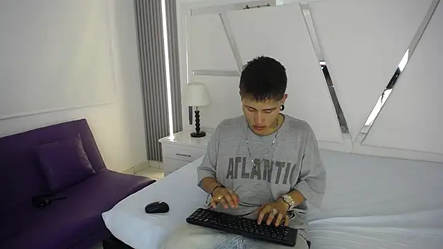 oblivionlove online show from 10, 3, 2026