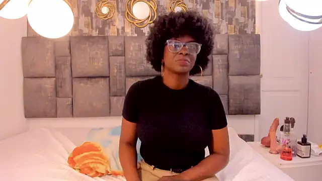 Snapshot of LolaJenkinss chatting on 4, 10, 2025 LolaJenkinss online show from 4, 10, 2025