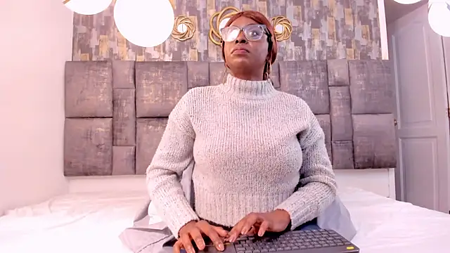 Snapshot of LolaJenkinss chatting on 9, 10, 2025 LolaJenkinss online show from 9, 10, 2025