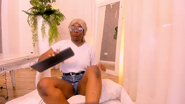 Snapshot of LolaJenkinss chatting on 17, 11, 2025 LolaJenkinss online show from 17, 11, 2025