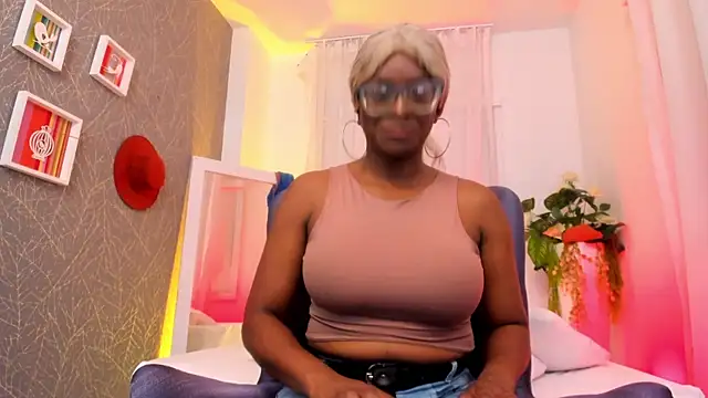 Snapshot of LolaJenkinss chatting on 21, 10, 2025 LolaJenkinss online show from 21, 10, 2025