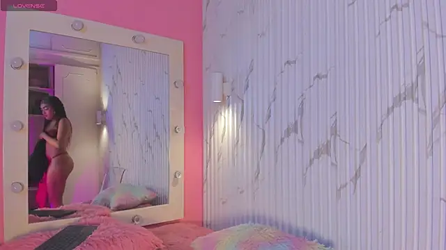 Missdionne curly online show from 6, 11, 2025