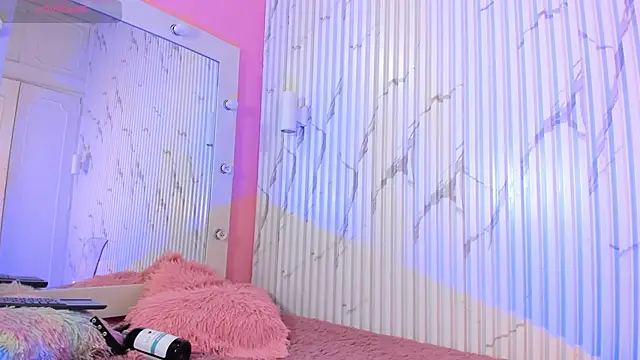 Missdionne curly online show from 5, 12, 2025