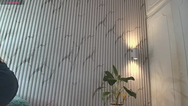 Missdionne curly online show from 27, 9, 2025