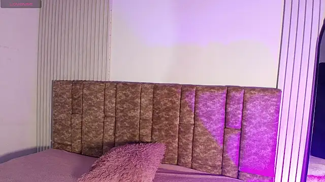 Missdionne curly online show from 22, 3, 2026