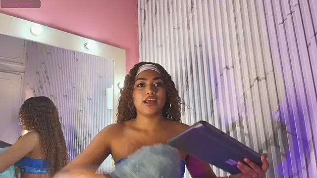 Missdionne curly online show from 29, 9, 2025