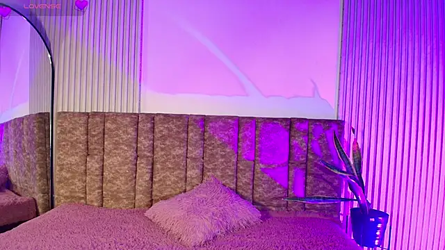 Missdionne curly online show from 7, 3, 2026