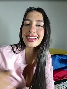 Snapshot of Julieta_Duque chatting on 1, 7, 2026 Julieta Duque online show from 1, 7, 2026