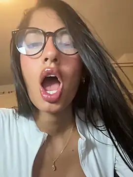 Julieta Duque online show from 1, 2, 2026