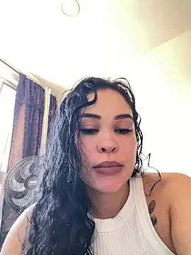 Snapshot of FOX_LATINA chatting on 14, 7, 2026 FOX LATINA online show from 14, 7, 2026