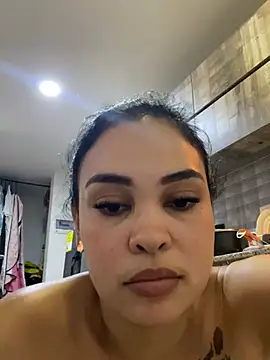 Snapshot of FOX_LATINA chatting on 25, 6, 2026 FOX LATINA online show from 25, 6, 2026