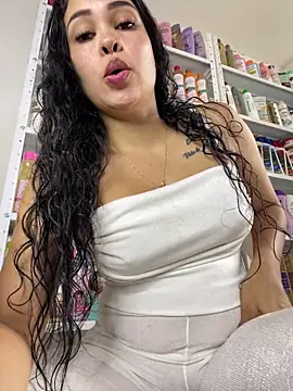 Snapshot of FOX_LATINA chatting on 5, 6, 2026 FOX LATINA online show from 5, 6, 2026