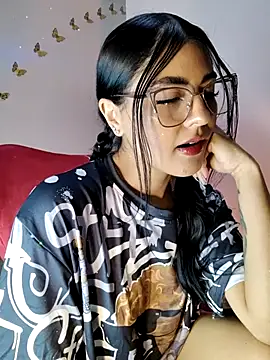 ValeNiitaLuv online show from 3, 5, 2026