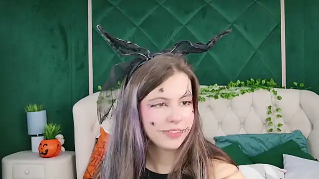 Akira Halls online show from 31, 10, 2025